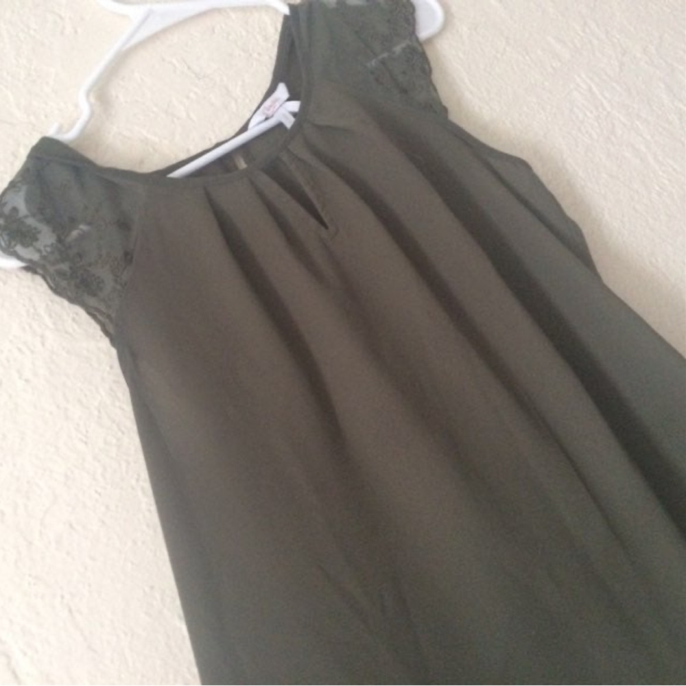 Olive lace blouse M